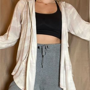 American Eagle zip up plush camo jacket with hood